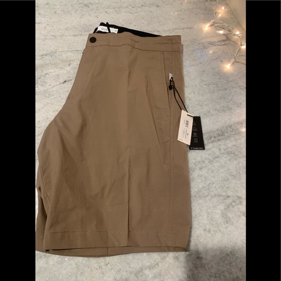 NWT mens Onia 9’ traveler short in sepia
